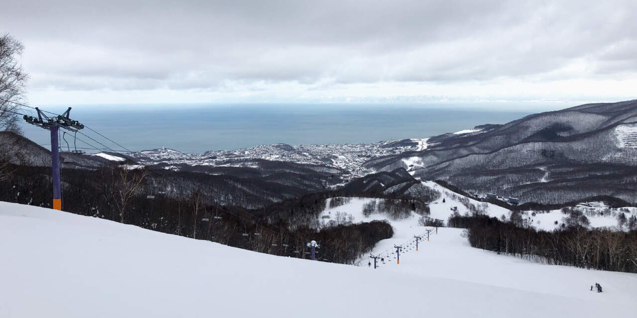 朝里川温泉スキー場からの景色
