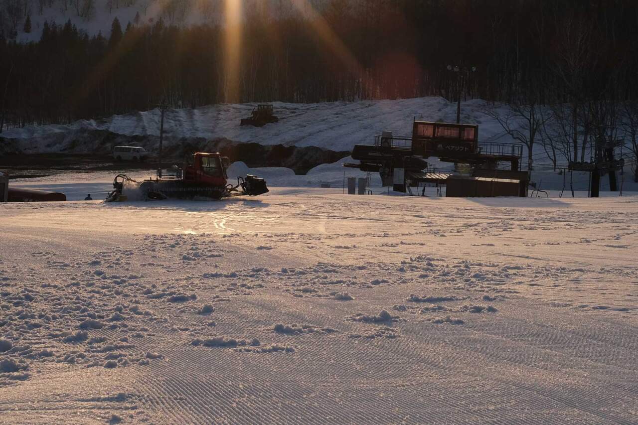 春のNISEKO MOIWA 圧雪車